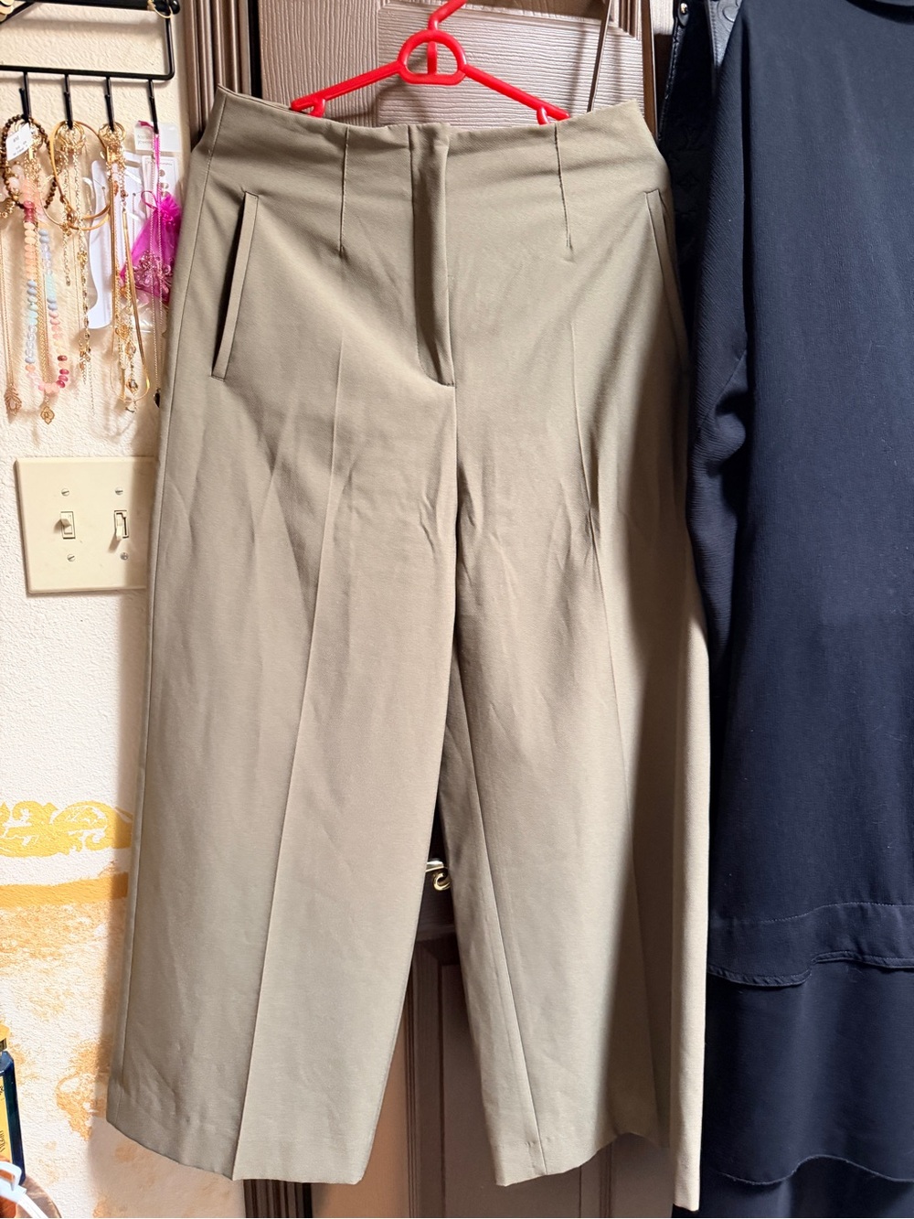 Zara Olive Green Wide Leg Cropped Trousers